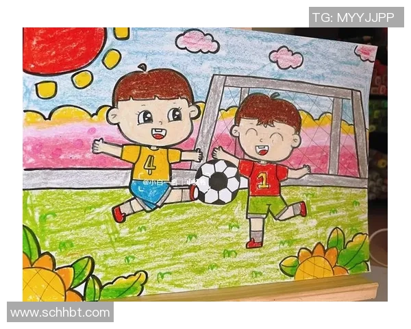 手绘线稿展现足球明星风采的艺术创作之旅 手绘线稿展现足球明星风采的艺术创作之旅